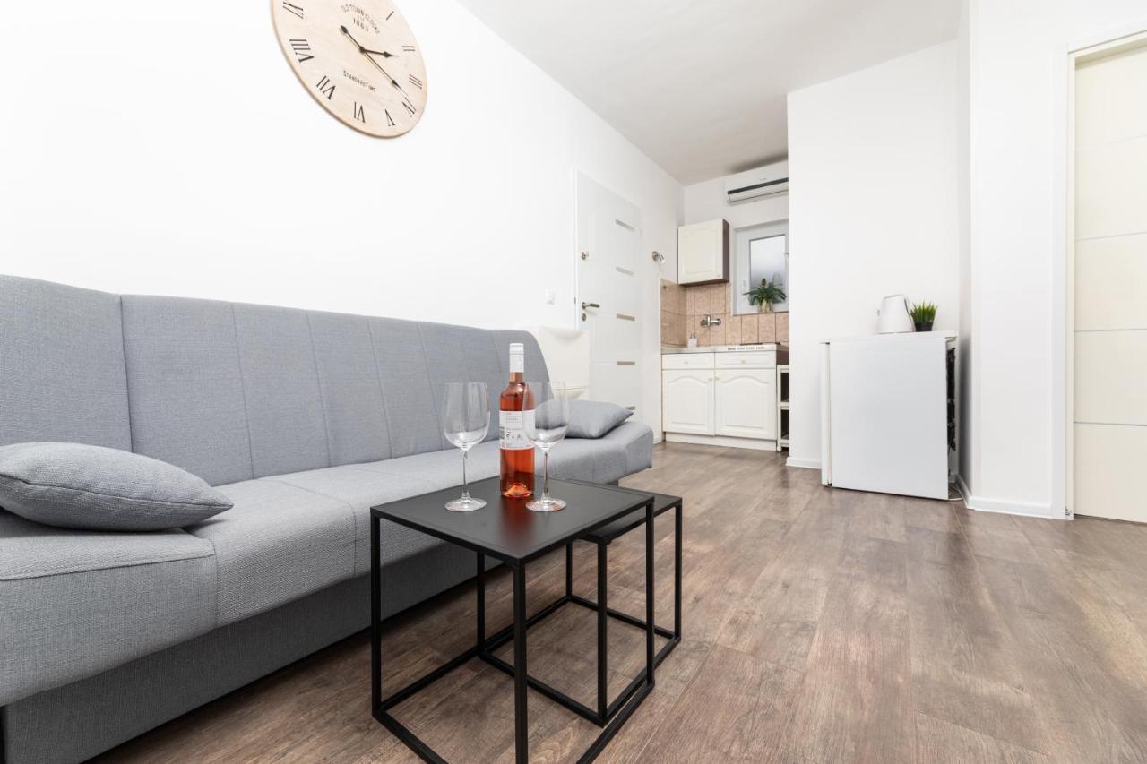 Apartments Aisa* Countryside Holiday Just 500M From The Beach! 克尔克 外观 照片