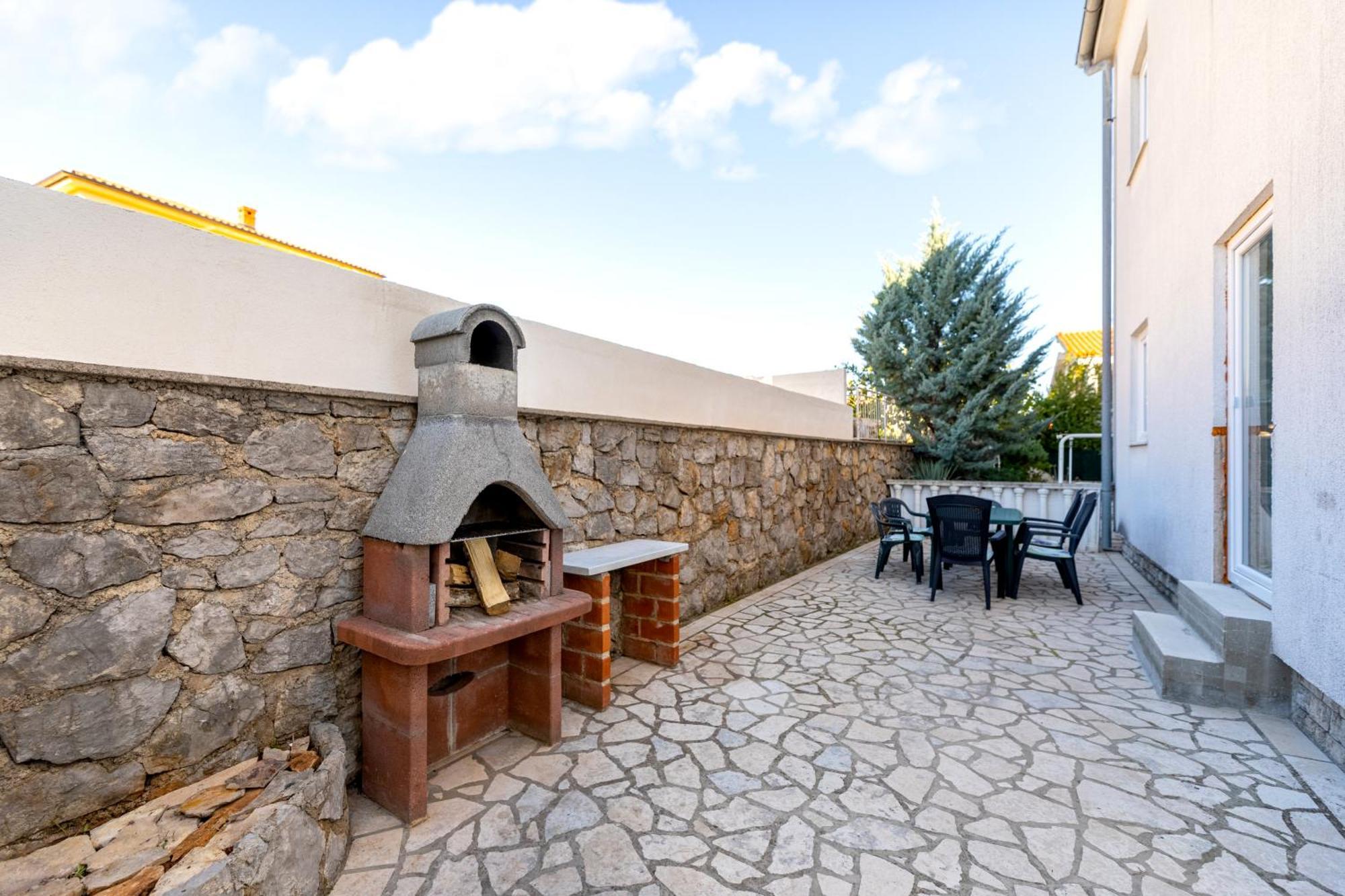 Apartments Aisa* Countryside Holiday Just 500M From The Beach! 克尔克 外观 照片